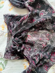 BLACK FLORAL BOHO CROP TOP