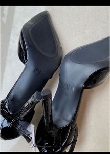 🖤 Zara Heeled Shoes with AnkleStrap