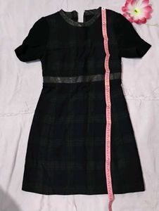 Checked Dress with Leather Accents(Bust-30)