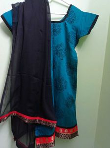 Women Kurta With Shawl