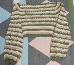 Cropped Knit V-Neck Sweater