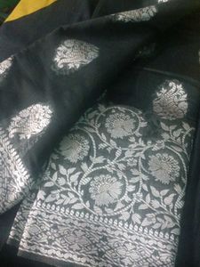Elegant Floral Print Saree