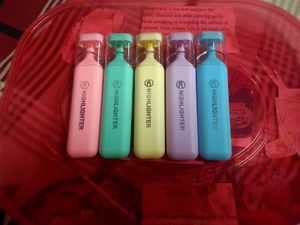 5 Colourful Highlighters