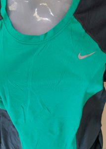 Nike Dri-FIT Women&#39;s Sports T-Shirt - Size XL