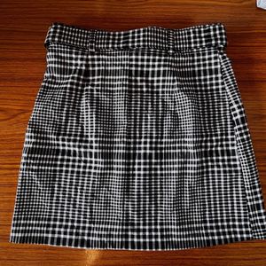 H&amp;M Black N White Skirt