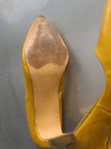 Carlton London Yellow Pointed Toe Heels