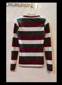 Round neck striped  casual T-shirt.🦃