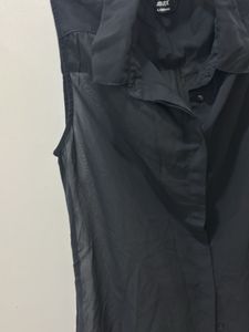 Chic Black Sleeveless Blouse