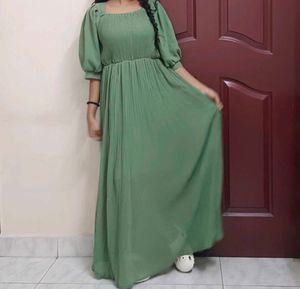 Green Maxi Dress with Puff Sleeves