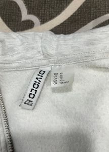 H&amp;M Cropped Zip Thru Hoodie