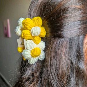 Daisy Flower Hair Claw Clip