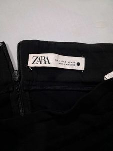 Zara Black Mini Skirt 🖤✨️