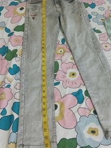 Light Wash Jeans