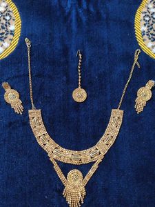 Golden Jewelry Set