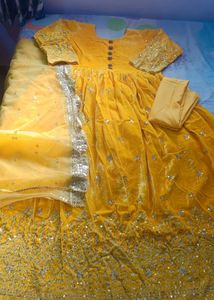 VELVET GOWN SET 🤩