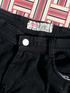 Black Colour Straight Fit Pant For Men