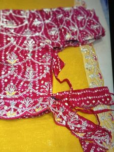 Bandhani Saree with Embellished Blouse Piece