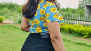 Sunflower Print Crop Top