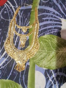 Elegant Gold Jewelry Set