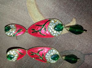 Beautiful Green And Pink Colour Earrings
