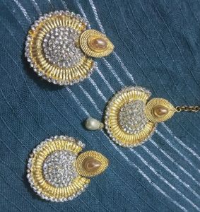 Maang Teeka Nd Stylish Earrings Golden