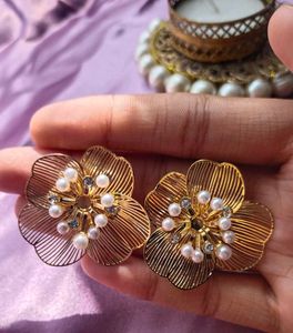 Floral Pearl Earrings
