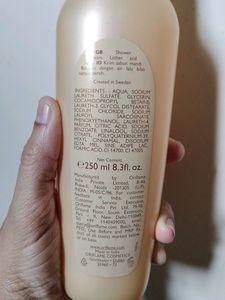 Milk &amp; Honey Shower Cream
