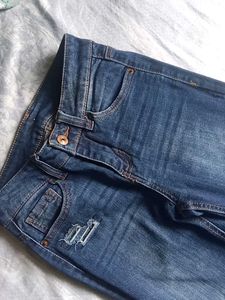 Ripped Denim Jeans 👖🦢✨✨