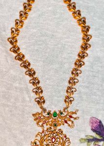 Elegant Gold Necklace