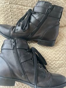 Sale‼️Ankle Boots That Goes With Everything