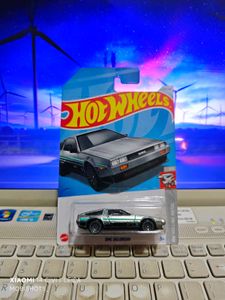 2 Hotwheels TH Models