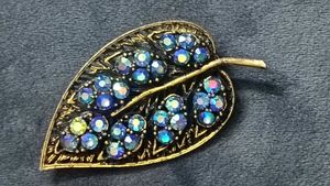 Vintage Leaf Brooch