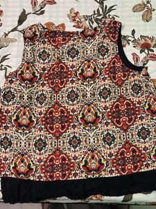 Patterned Sleeveless Blouse
