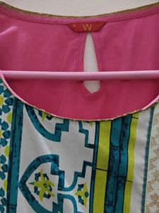 W Women’s Pink Floral Kurta (Size 8 / 38) 🌸