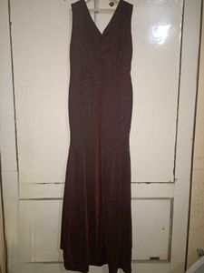 ✨ Elegant Wine-Black Sparkle Evening Gown
