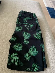 Tropical Leaf Print Shorts For Boys Age 8-9 Years