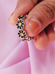 Black Sunflower Ring 🌻