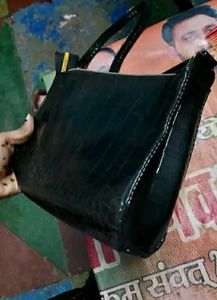 Black Sling Bag Direct Warehouse 👜 With Gifts🎉🎊