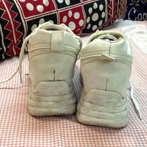 White chunky sneakers