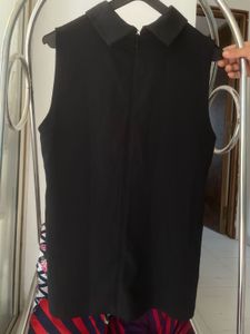 Chic Black Sleeveless Top