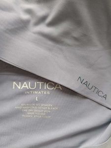 Nautica&#39;s seamless bra with lace details 34B🪻