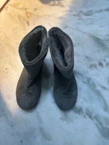 Cozy Gray Boots For Winters