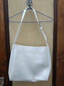 White shoulder bag