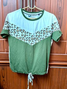 Casual round neck T-shirt