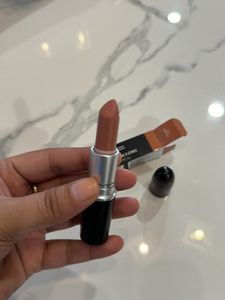 ⭐️MAC⭐️ Lipsticks Honey Love