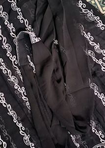 Falsh Sale  🚀b lack And White Gown With Dupat
