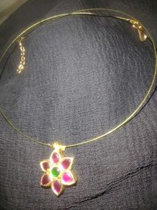 Gold Tone Flower Pendant Invisible Chain
