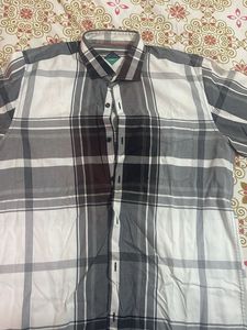 Men&#39;s Plaid Button-Down Shirt