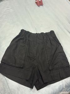 H &M Black Shorts