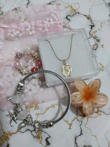 Hair accessories in gift bag